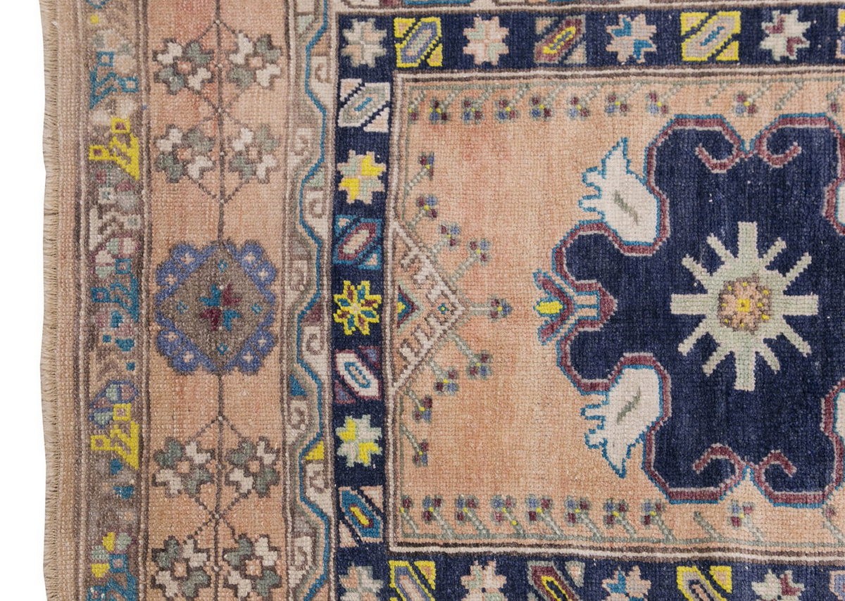 Runner Rug 4'6" x 8'4" feet 136 x 253 cm