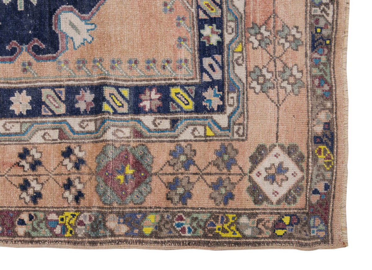 Runner Rug 4'6" x 8'4" feet 136 x 253 cm