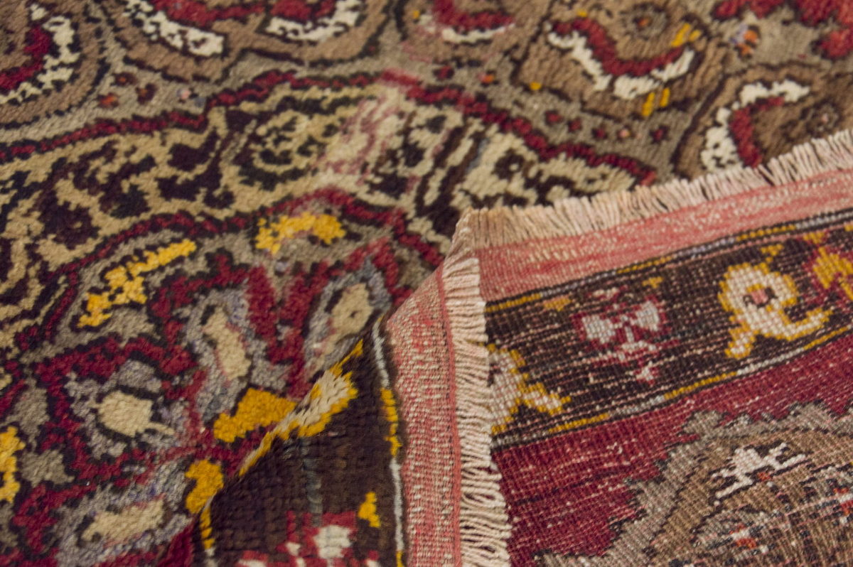 Small Rug 3" x 3" feet  87 x 89 cm