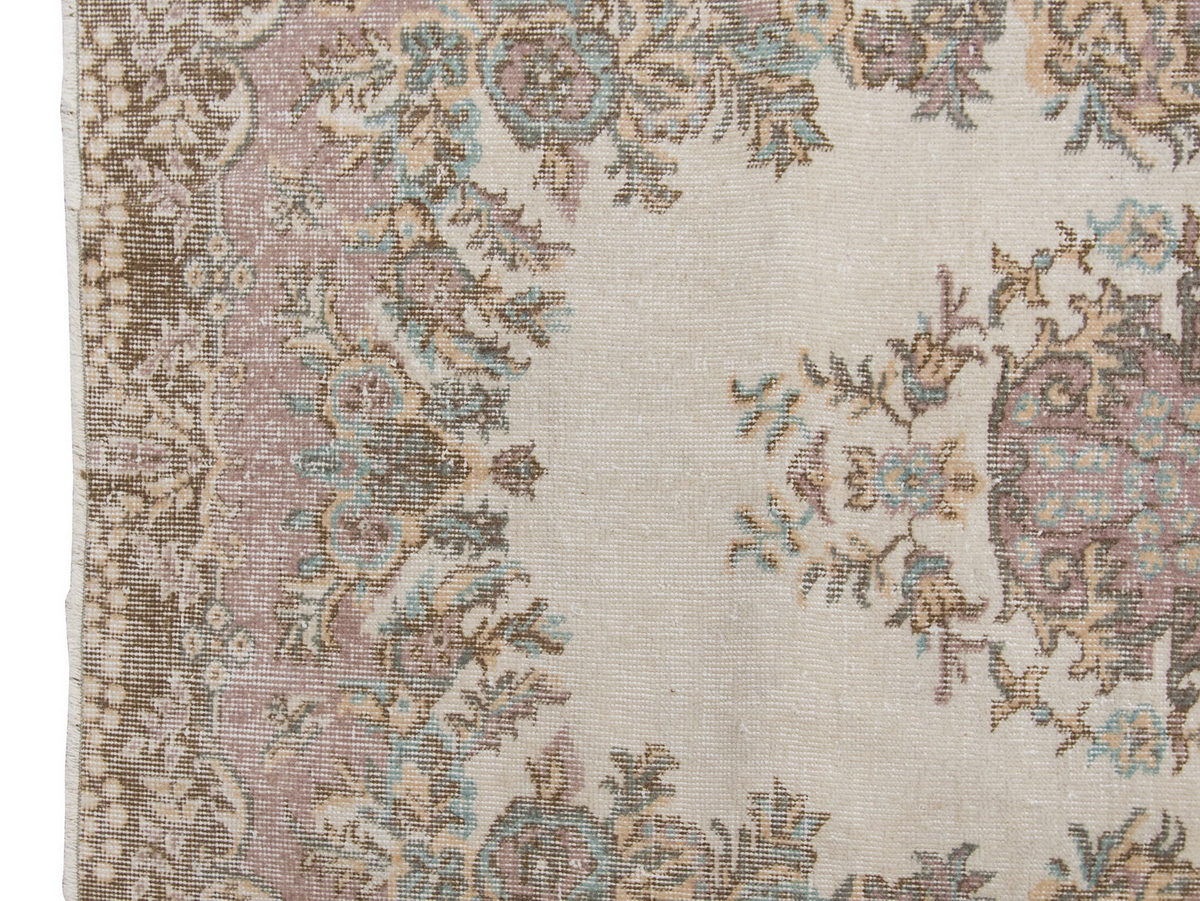 Turkish Rug 3'9" x 7" feet  115 x 213 cm