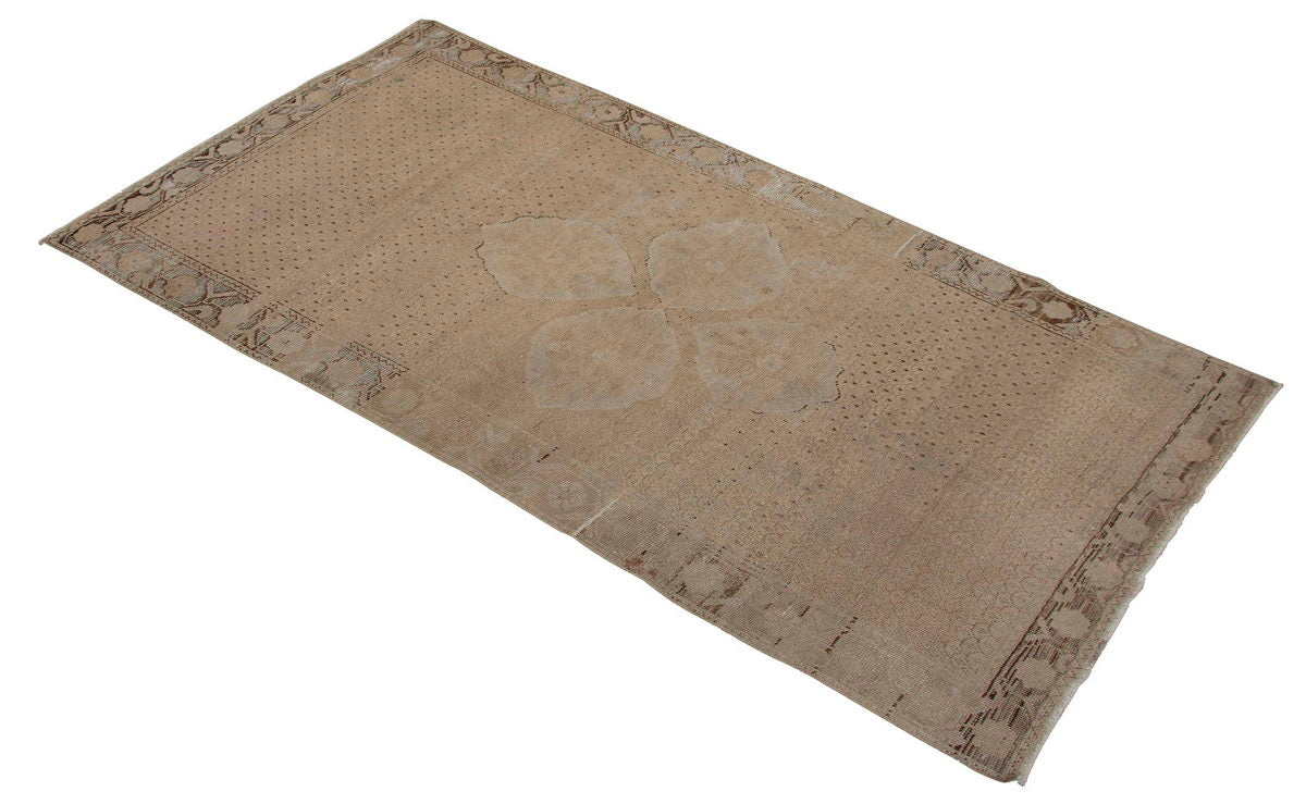 Turkish Rug 4" x 7'9" feet  121 x 236 cm