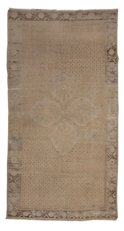Turkish Rug 4" x 7'9" feet  121 x 236 cm