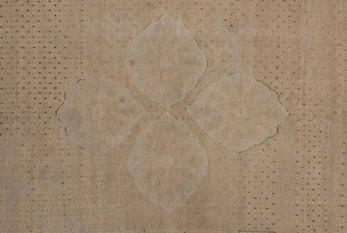 Turkish Rug 4" x 7'9" feet  121 x 236 cm