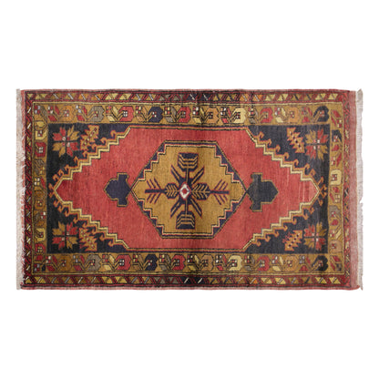 Prayer Rug 2.8 x 4.4 feet 85 x 135 cm