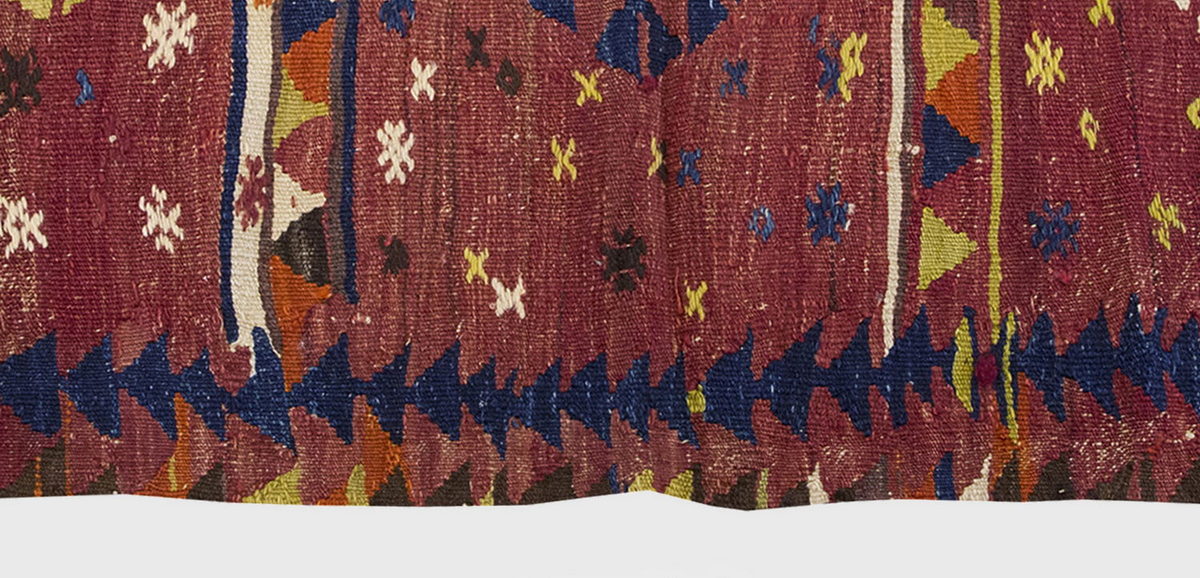 Vintage Kilim Rug, Nomadic Kilim 3'5" x 4'2" feet 105 x 127 cm