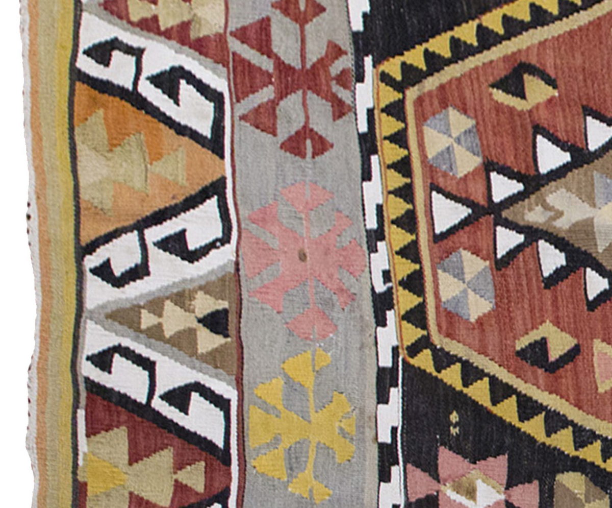Vintage Kilim Rug,Kırşehir Kilim 4" x 6'8" feet 121 x 204 cm