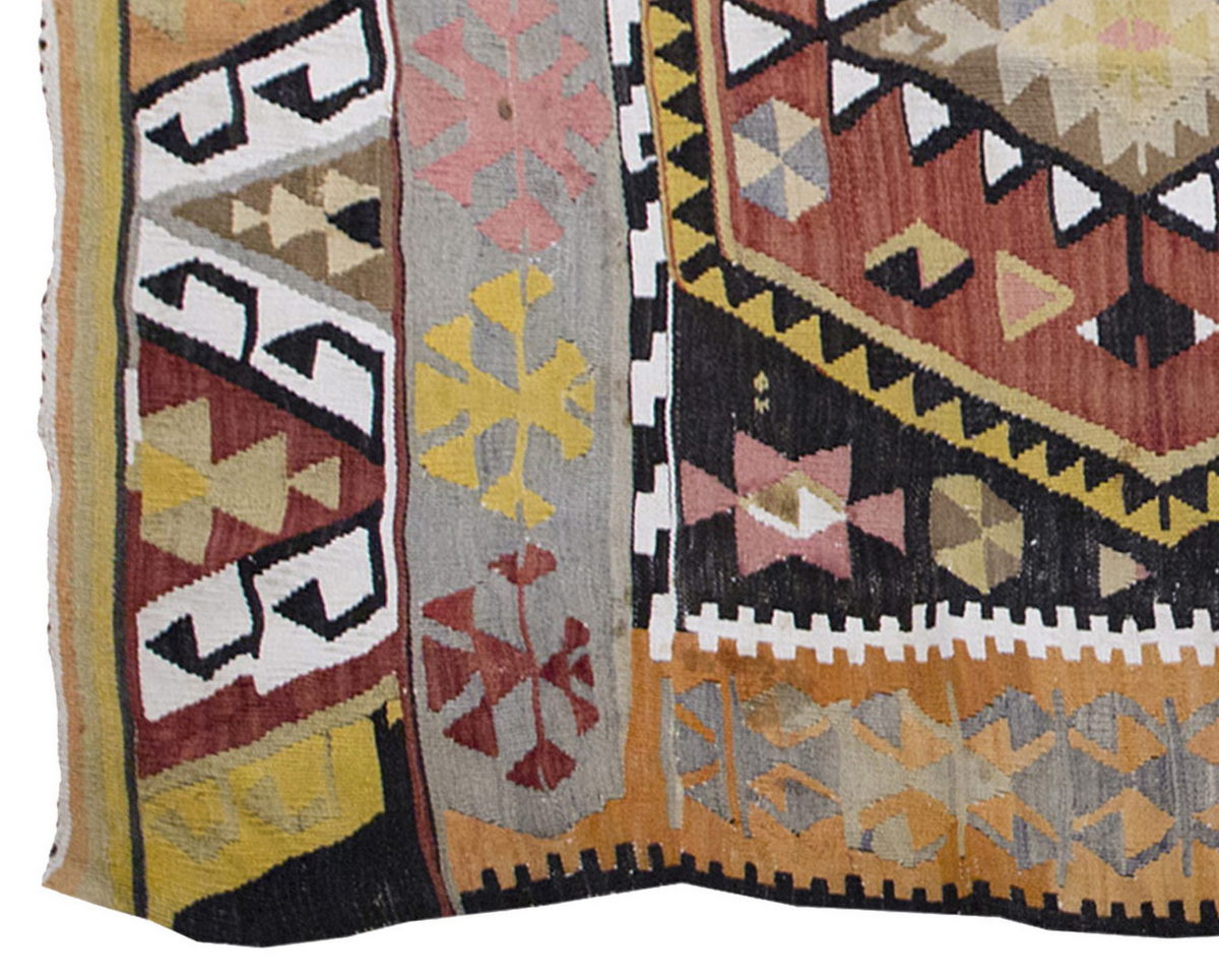 Vintage Kilim Rug,Kırşehir Kilim 4" x 6'8" feet 121 x 204 cm