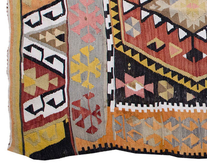 Vintage Kilim Rug,Kırşehir Kilim 4" x 6'8" feet 121 x 204 cm