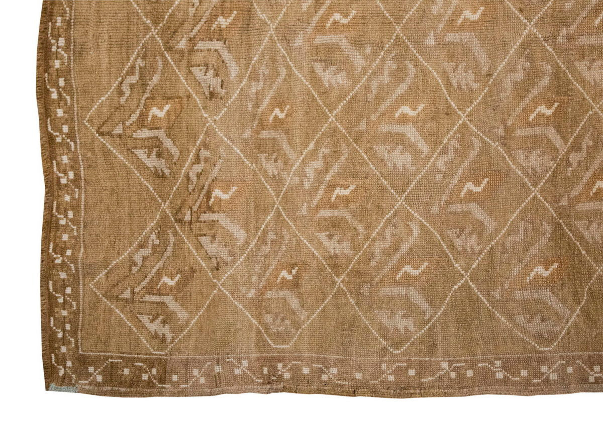 Vintage Large Rug, Oushak Area Rug, 5'7" x 9 feet 170 x 274 cm