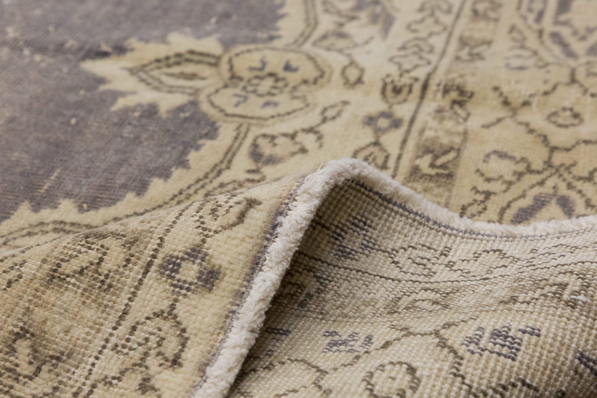 Vintage Large Rug, Oushak Area Rug, 6'8" x 10'6 feet 202 x 320 cm