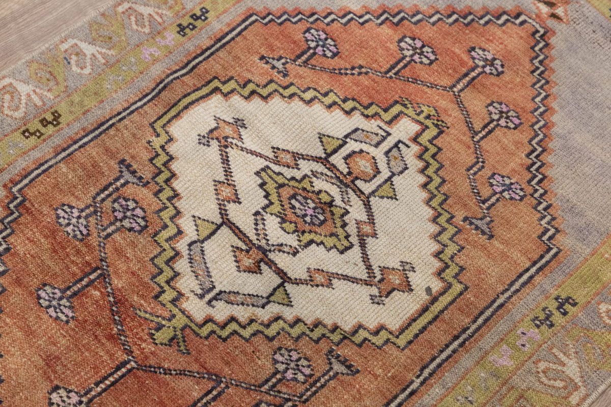 Vintage Rug, Small Oushak Rug 2'9" x 3'11" feet 83 x 120 cm