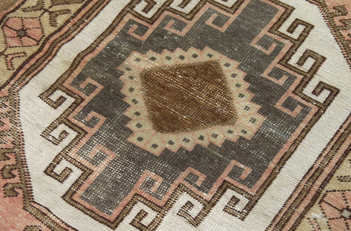 Vintage Rug, Small Oushak Rug 3'1" x 5'5" feet 93 x 165 cm