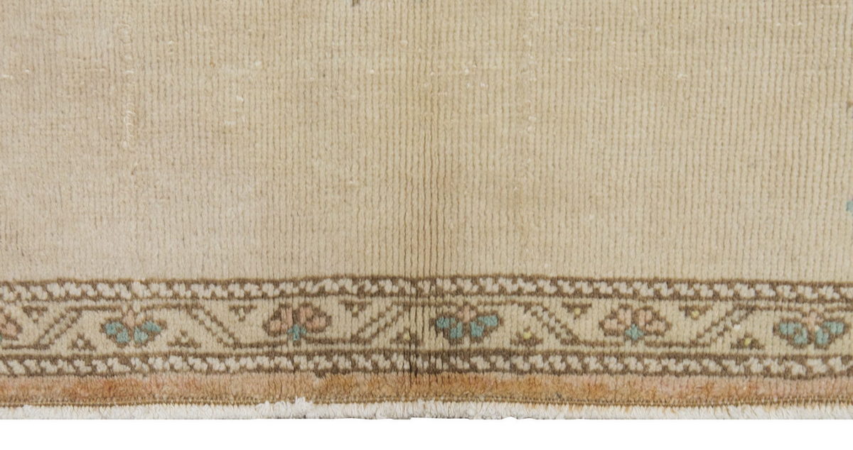 Vintage Rug 2'2" x 3'5" feet 65 x 104 cm