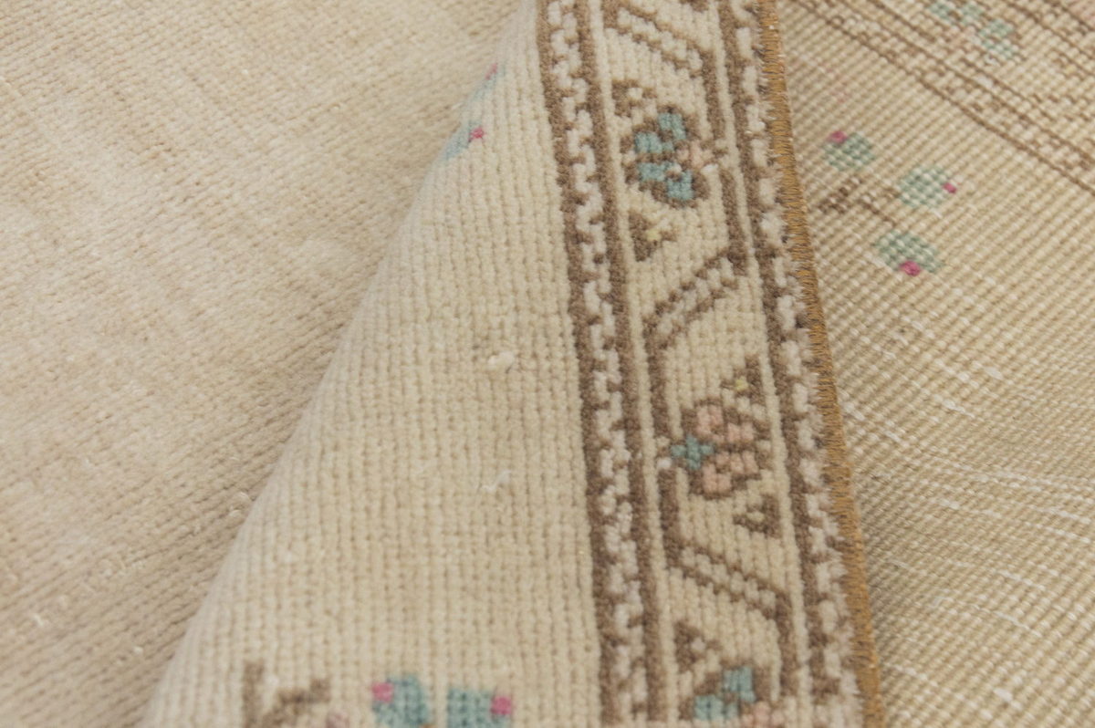 Vintage Rug 2'2" x 3'5" feet 65 x 104 cm