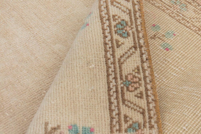 Vintage Rug 2'2" x 3'5" feet 65 x 104 cm