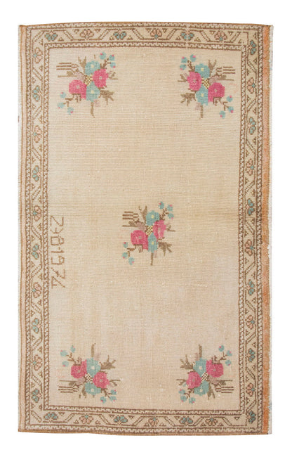 Vintage Rug 2'2" x 3'5" feet 65 x 104 cm