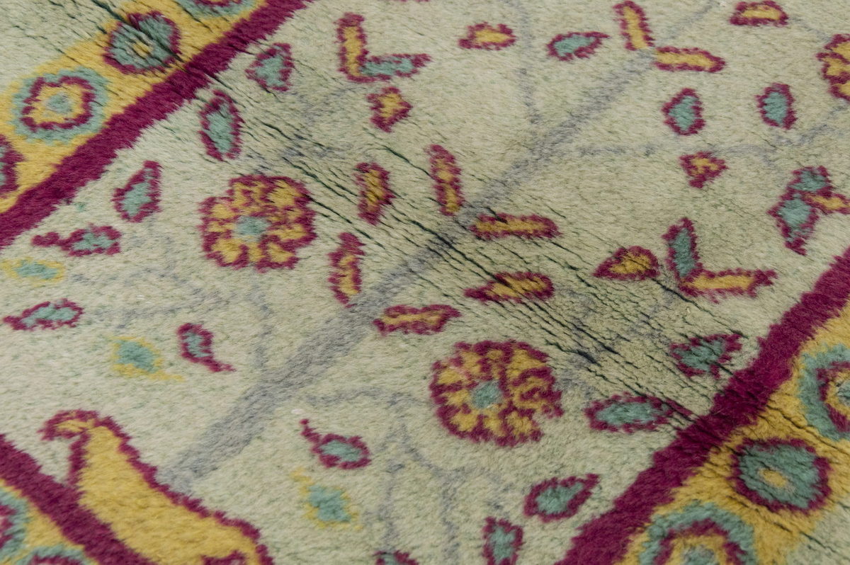Vintage Rug 2'4" x 3'8" feet 72 x 112 cm