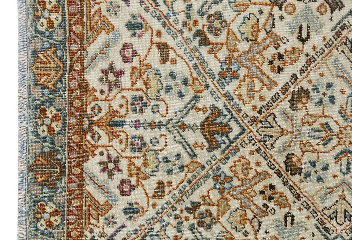 Vintage Rug 2'5" x 3'11" feet 74 x 120 cm