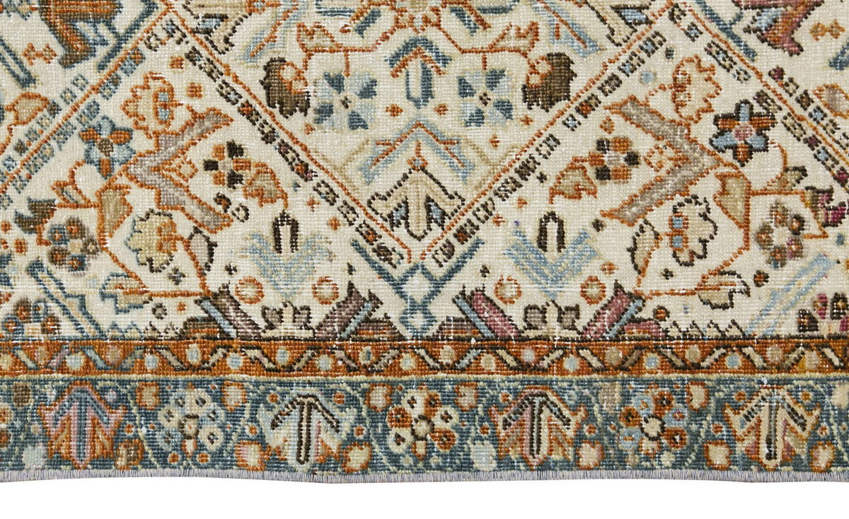 Vintage Rug 2'5" x 3'11" feet 74 x 120 cm