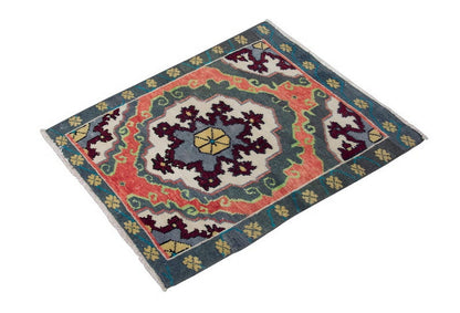 Vintage Rug 2'6" x 3" feet  75 x 91 cm