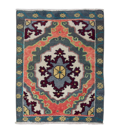 Vintage Rug 2'6" x 3" feet  75 x 91 cm
