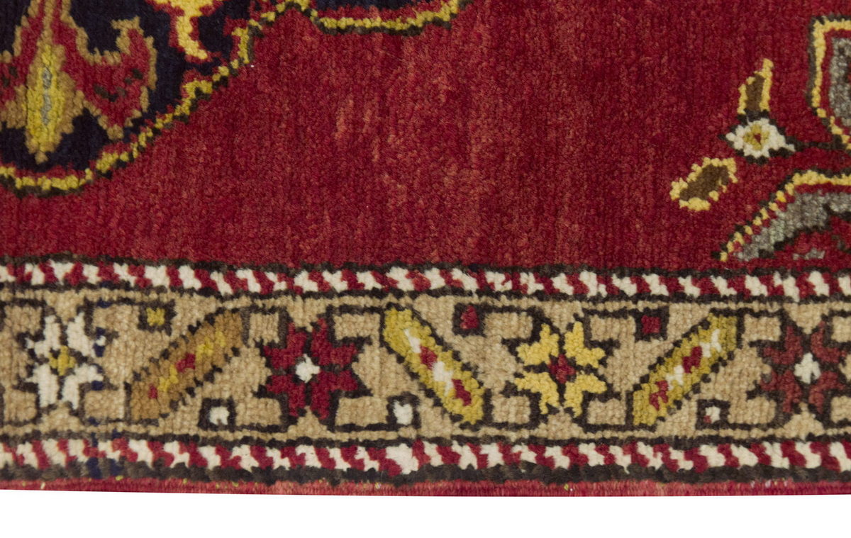 Vintage Rug 2'6" x 3'2" feet  76 x 97 cm