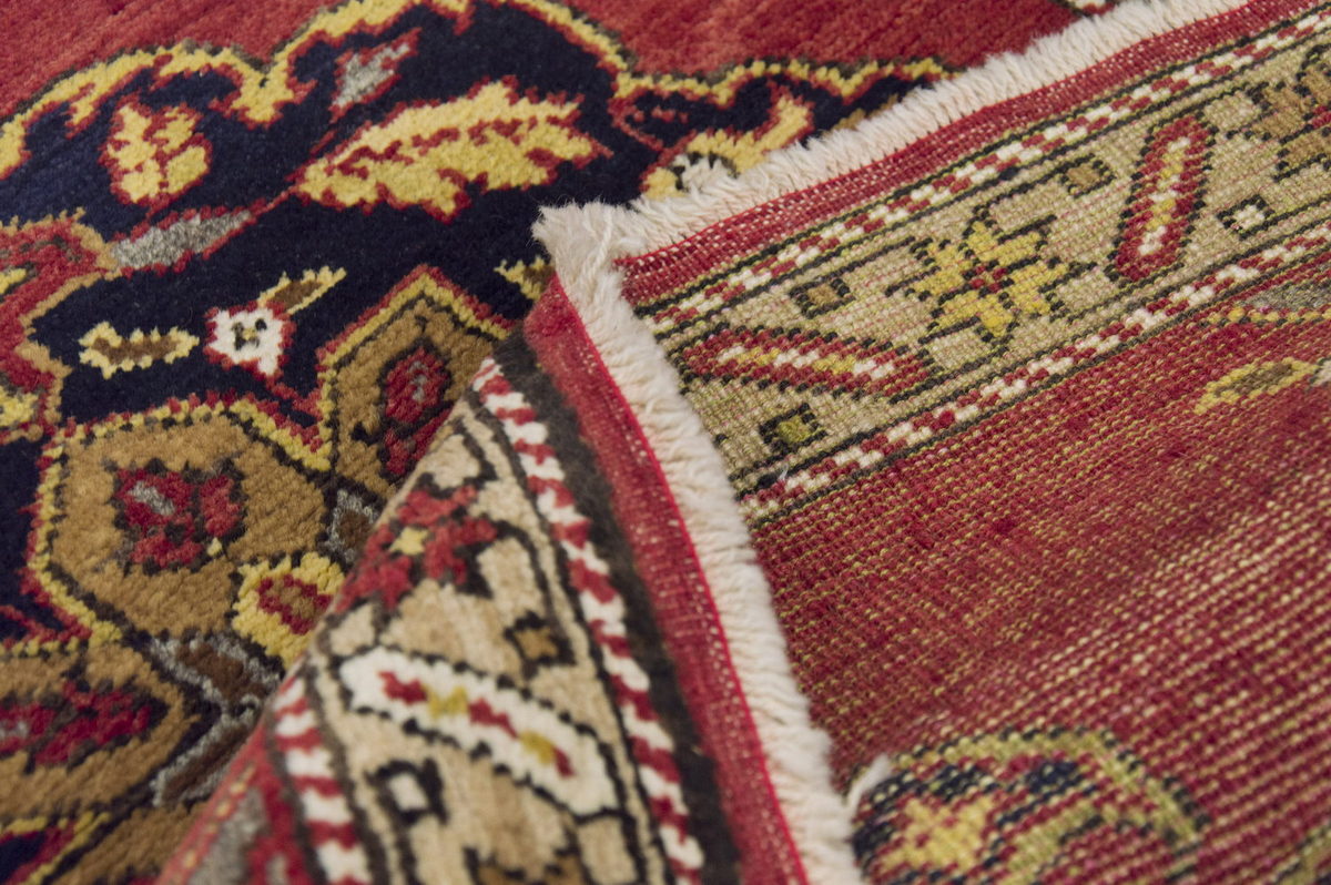 Vintage Rug 2'6" x 3'2" feet  76 x 97 cm