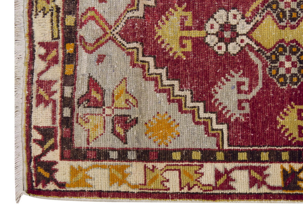 Vintage Rug 2'7" x 4'8" feet  78 x 142 cm