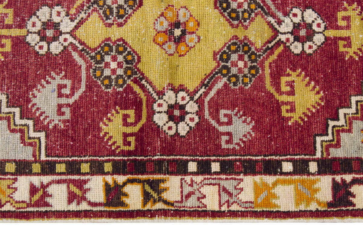 Vintage Rug 2'7" x 4'8" feet  78 x 142 cm