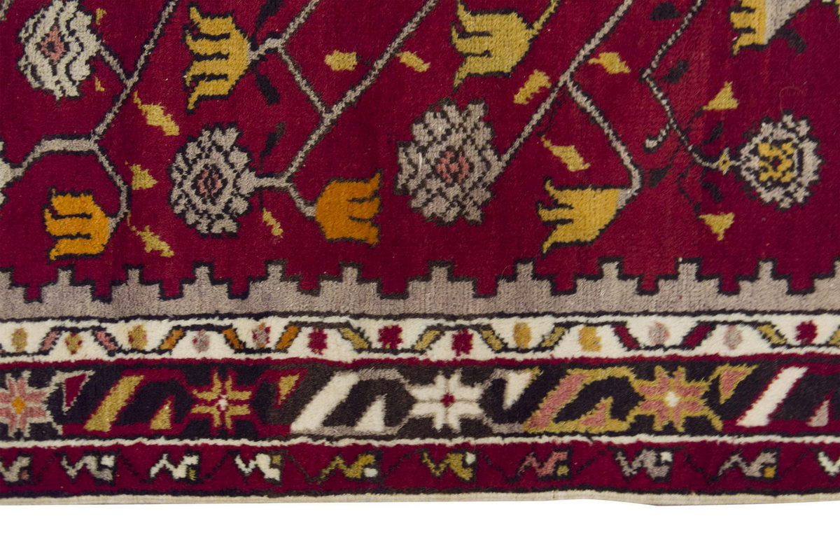Vintage Rug 2'8" x 5" feet  81 x 150 cm