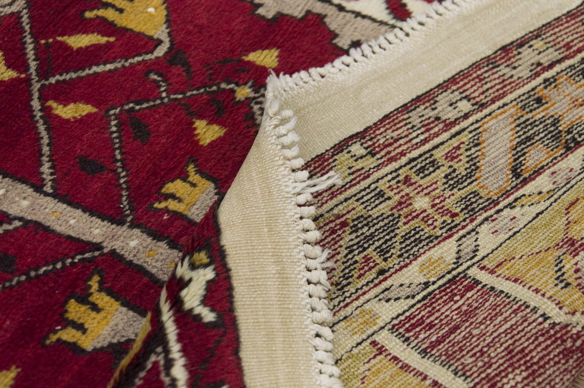 Vintage Rug 2'8" x 5" feet  81 x 150 cm