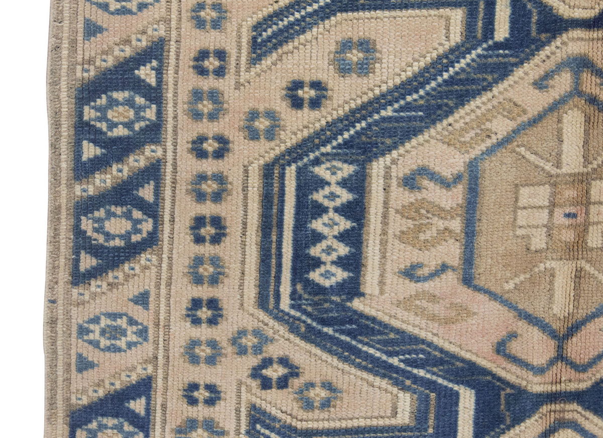 Vintage Rug 2'9" x 3'1" feet  85 x 95 cm