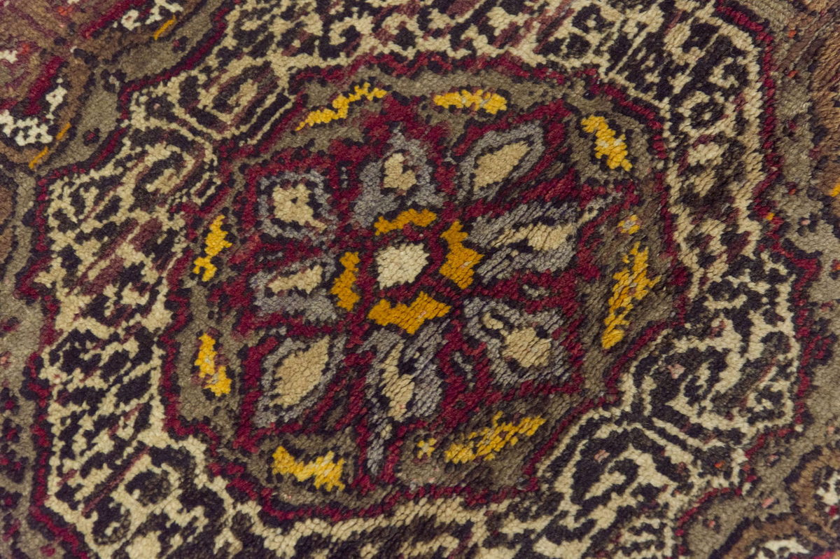 Vintage Rug 3" x 3" feet  86 x 88 cm
