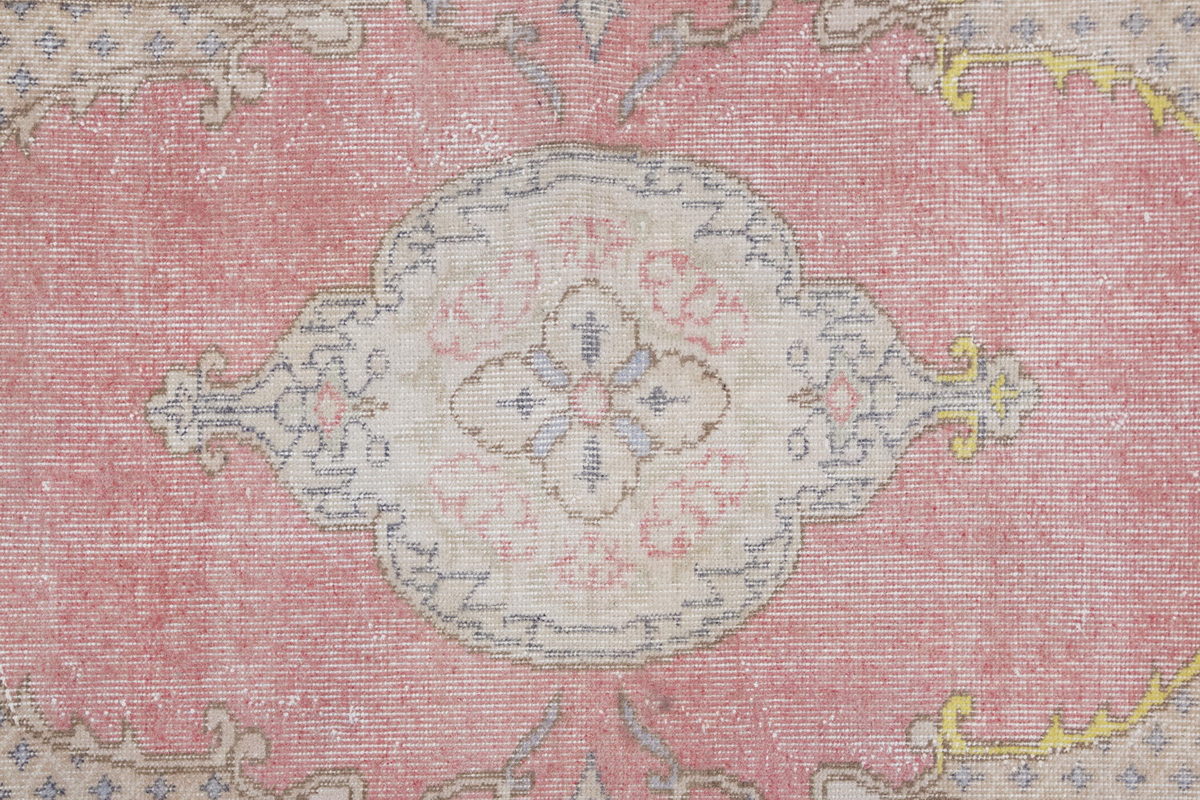 Vintage Rug 3" x 6'1" feet 91 x 186 cm