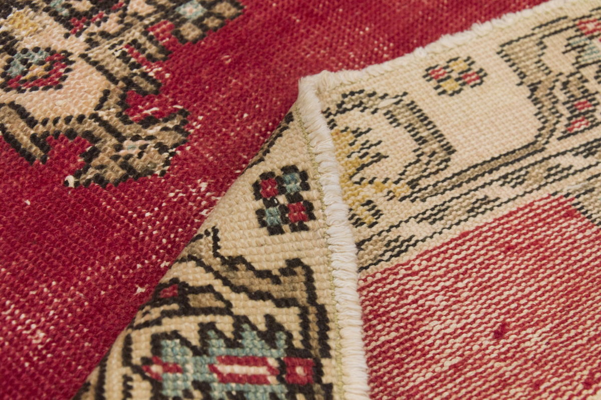 Vintage Rug 3'1" x 5'9" feet  95 x 175 cm