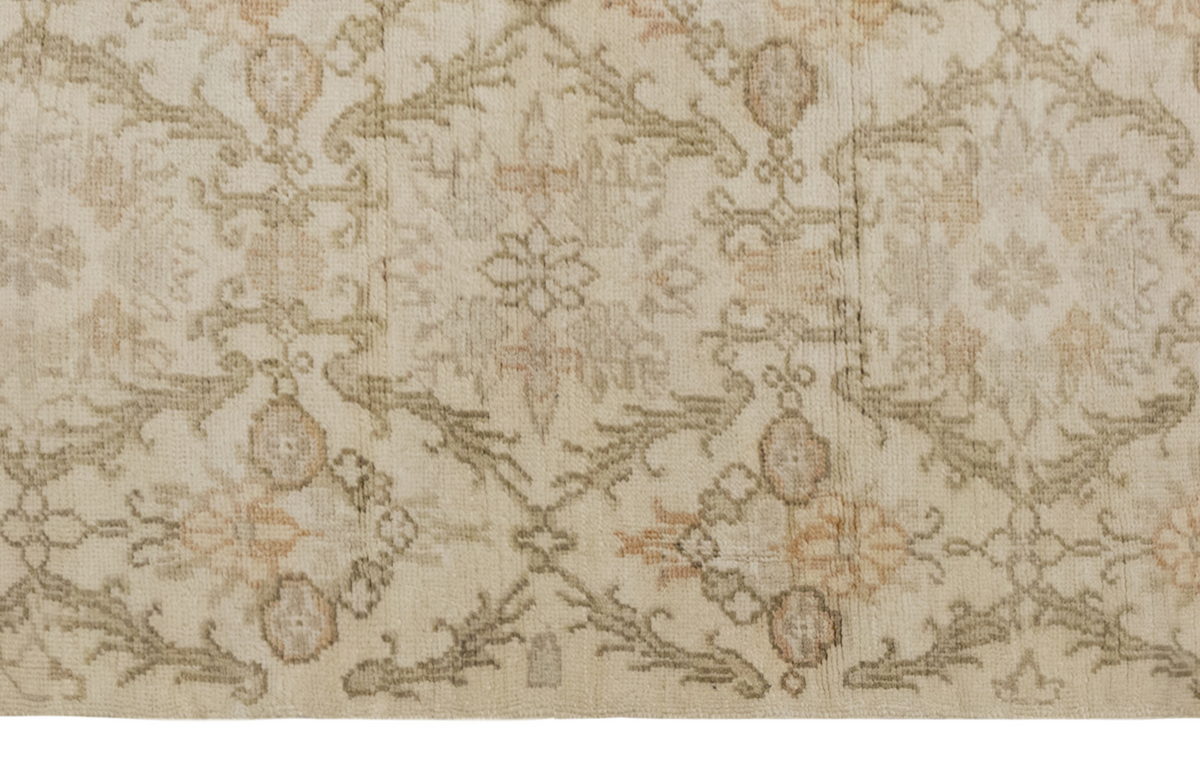 Vintage Rug 3'10" x 5'8" feet 117 x 172 cm