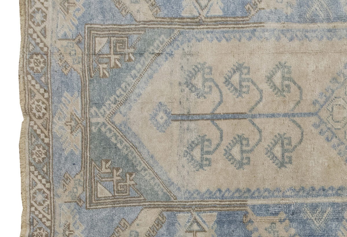 Vintage Rug 3'10" x 6'1" feet 116 x 186 cm