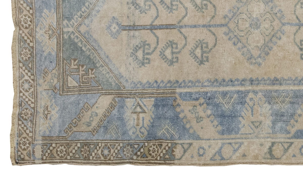 Vintage Rug 3'10" x 6'1" feet 116 x 186 cm