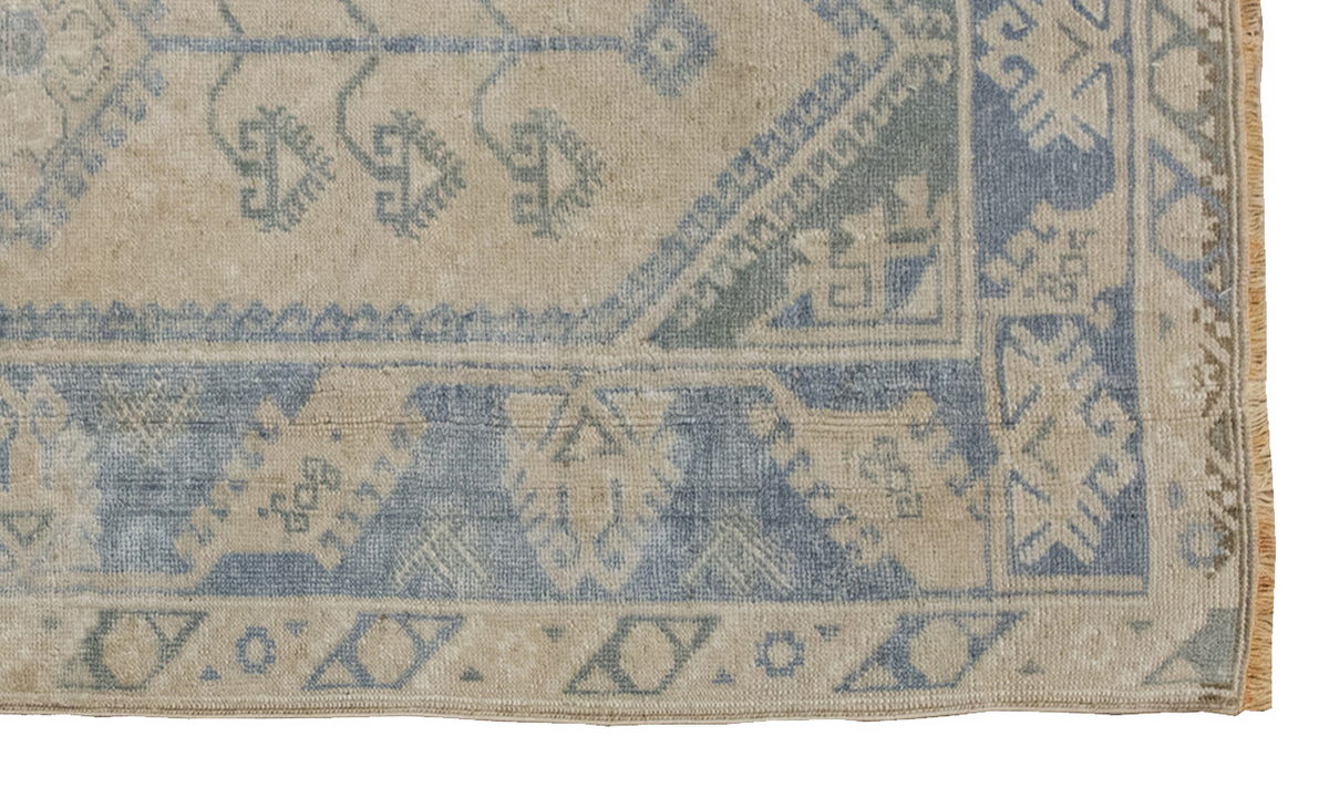 Vintage Rug 3'10" x 6'1" feet 116 x 186 cm