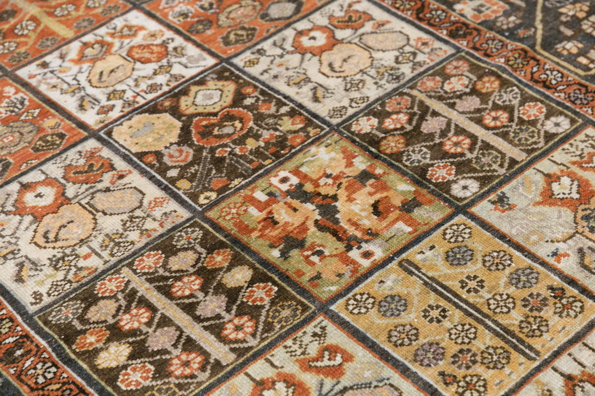 Vintage Rug 3'10" x 6'5" feet 118 x 195 cm