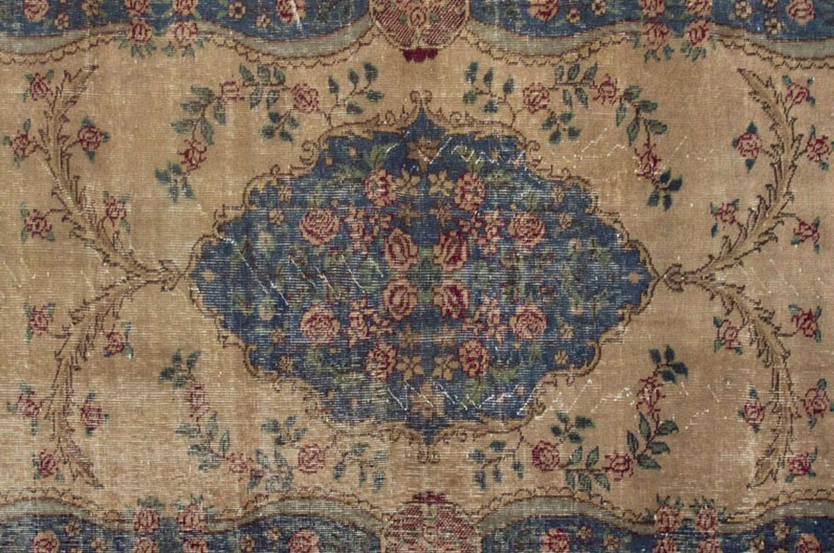 Vintage Rug 3'10" x 6'6" feet 116 x 197 cm