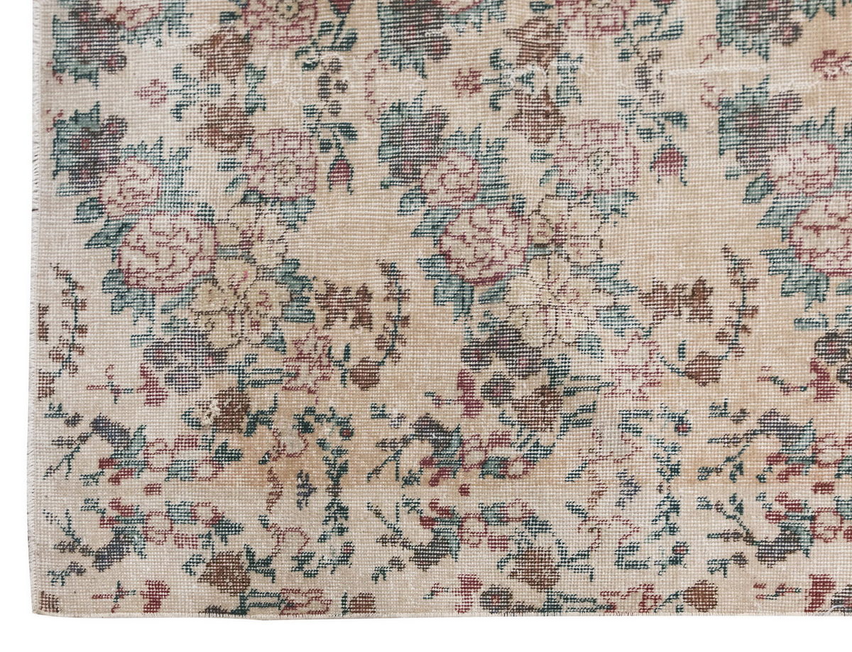 Vintage Rug 3'10" x 6'9" feet 117 x 206 cm