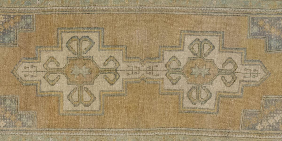 Vintage Rug 3'10" x 7'11" feet 117 x 242 cm