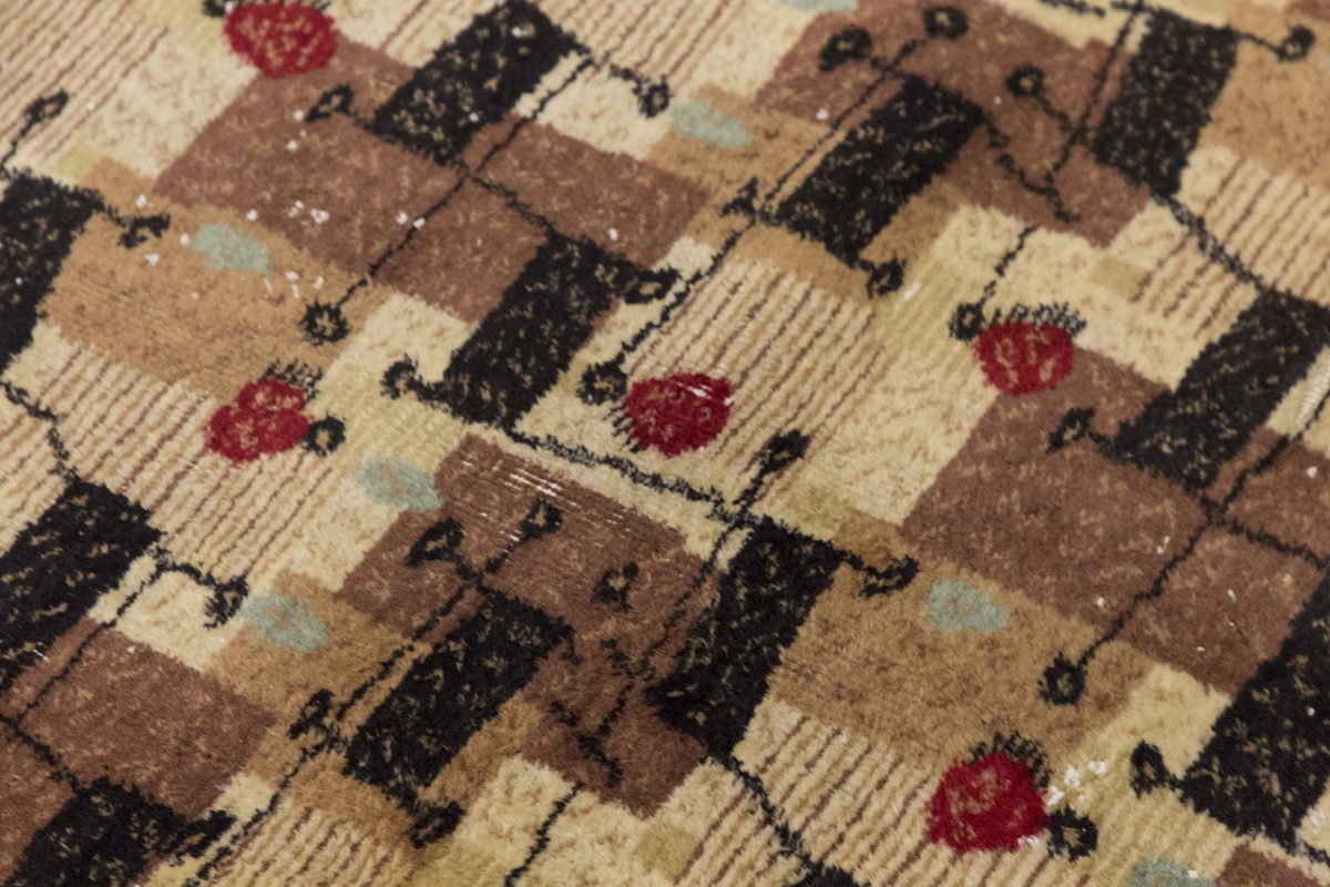Vintage Rug 3'11" x 5'7" feet 120 x 170 cm
