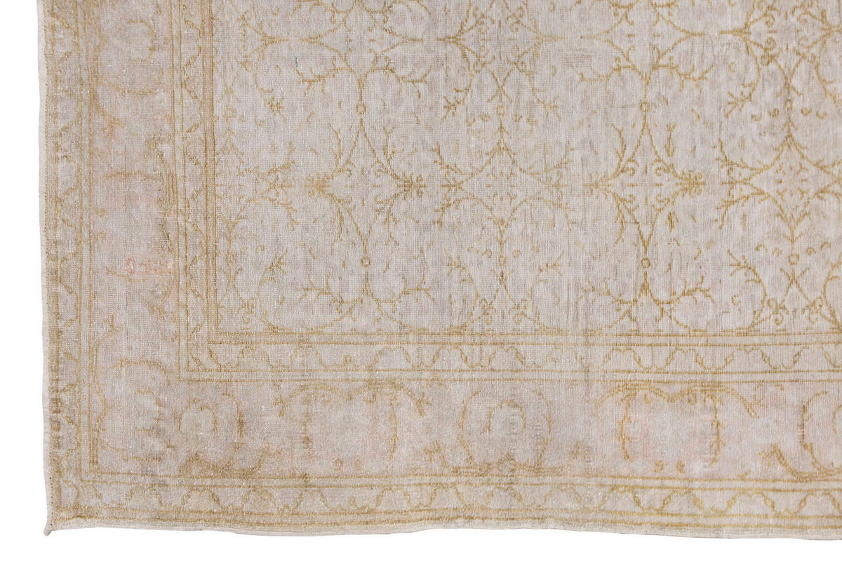 Vintage Rug 3'11" x 5'8" feet 120 x 172 cm