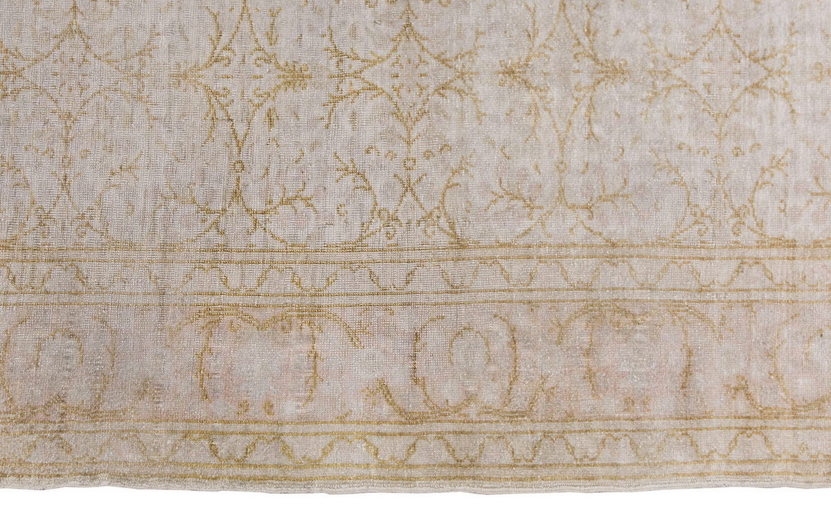 Vintage Rug 3'11" x 5'8" feet 120 x 172 cm