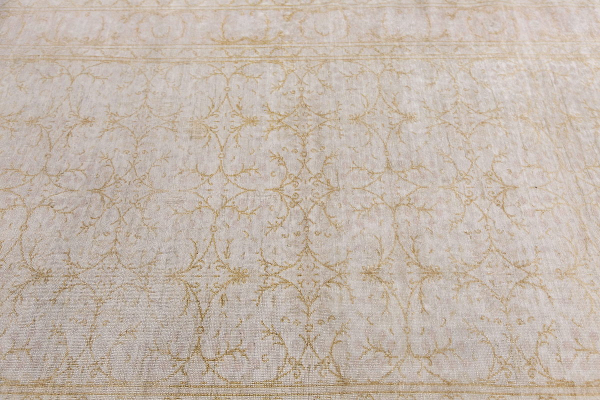 Vintage Rug 3'11" x 5'8" feet 120 x 172 cm