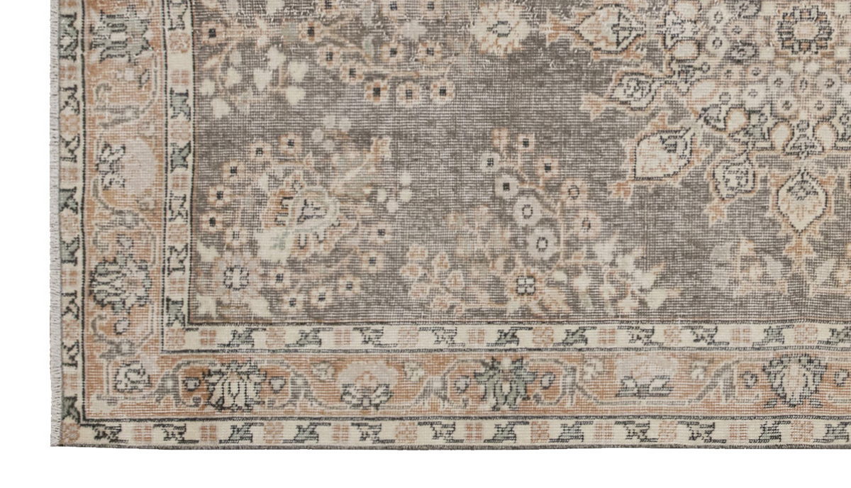 Vintage Rug 3'11" x 6'11" feet 120 x 210 cm