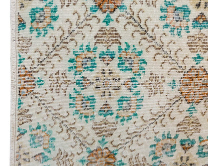 Vintage Rug 3'11" x 6'11" feet 120 x 210 cm