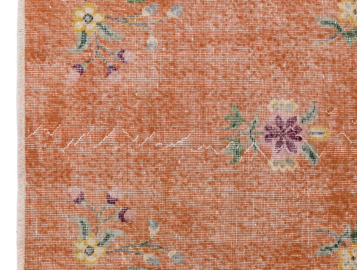 Vintage Rug 3'11" x 6'11" feet 120 x 210 cm